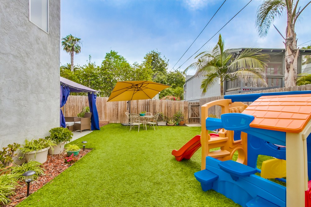 Virtual tour photo 32 of 40 for 4672 Santa Monica Avenue