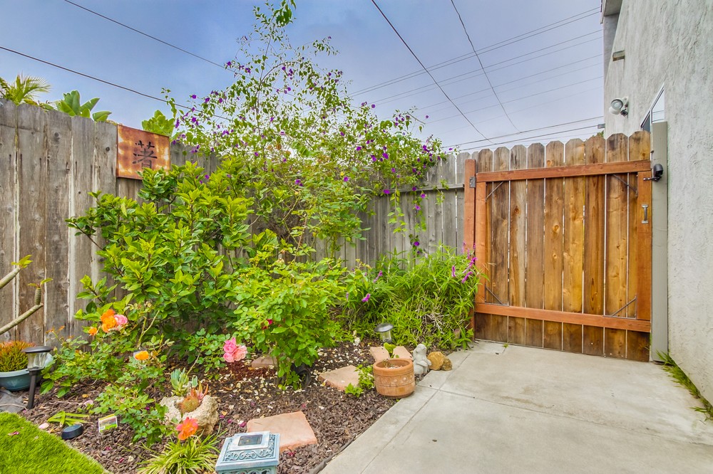 Virtual tour photo 39 of 40 for 4672 Santa Monica Avenue