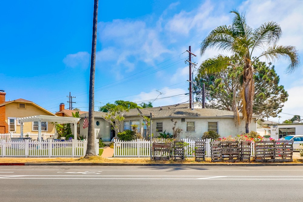 Virtual tour photo 3 of 49 for 4673 W Point Loma Blvd