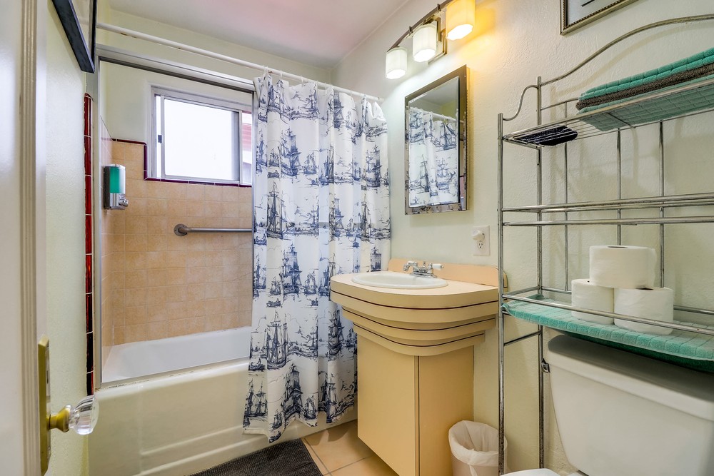 Virtual tour photo 27 of 49 for 4673 W Point Loma Blvd
