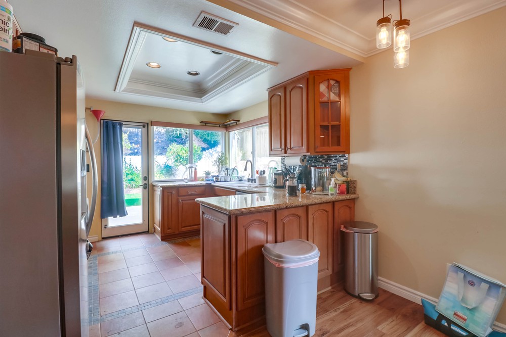 Virtual tour photo 11 of 35 for 4676 Cobb Dr