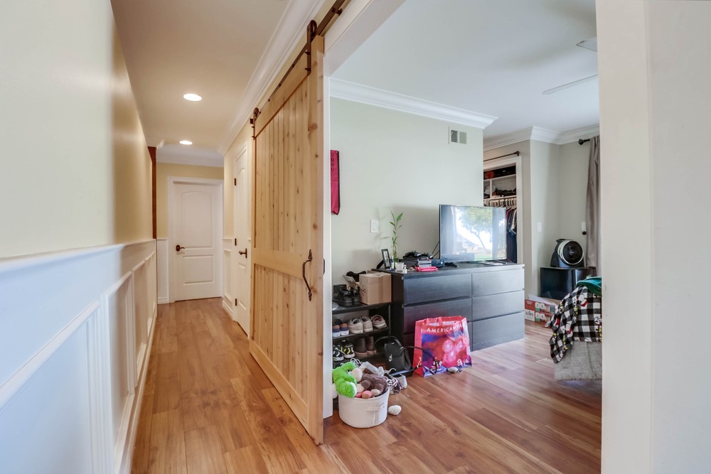 Virtual tour photo 17 of 35 for 4676 Cobb Dr