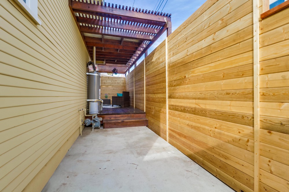 Virtual tour photo 30 of 35 for 4679 Wilson Ave
