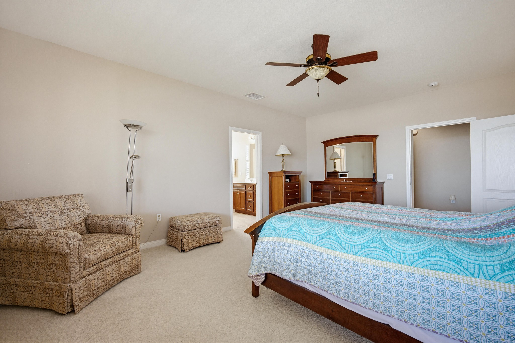 Virtual tour photo 36 of 51 for 468 Yellowstone Park