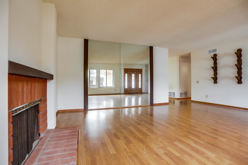 Virtual tour photo 13 of 55 for 4684 Murat St