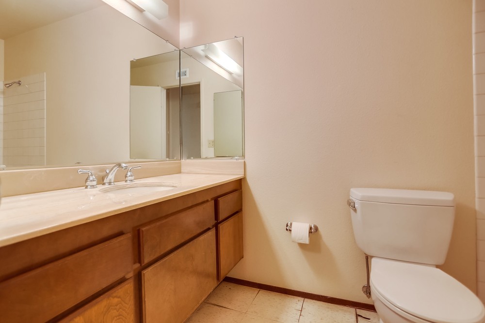 Virtual tour photo 32 of 55 for 4684 Murat St