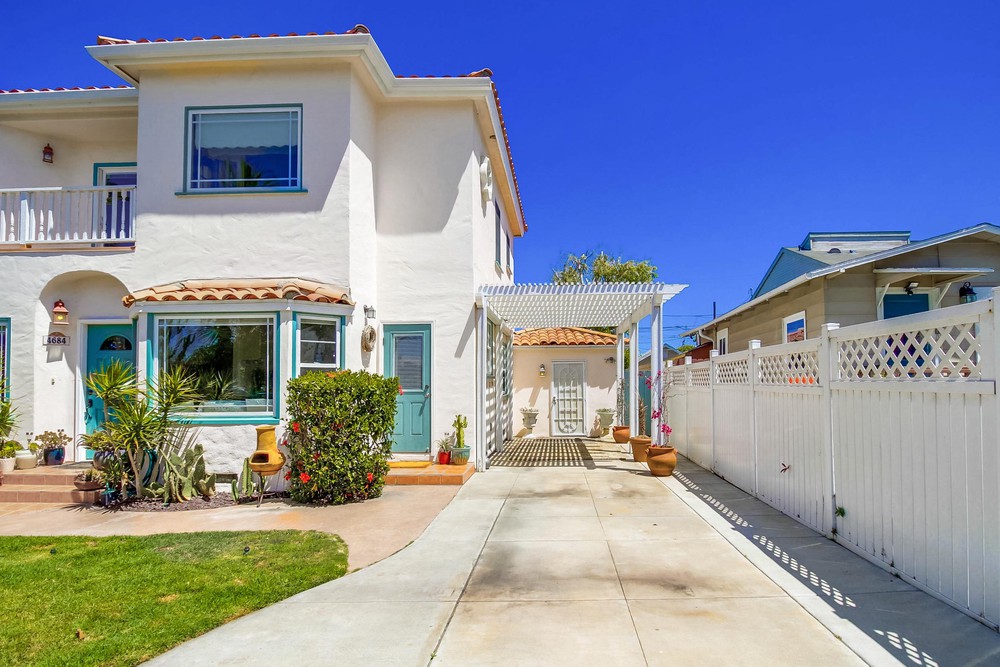 Virtual tour photo 11 of 82 for 4684 Saratoga Ave