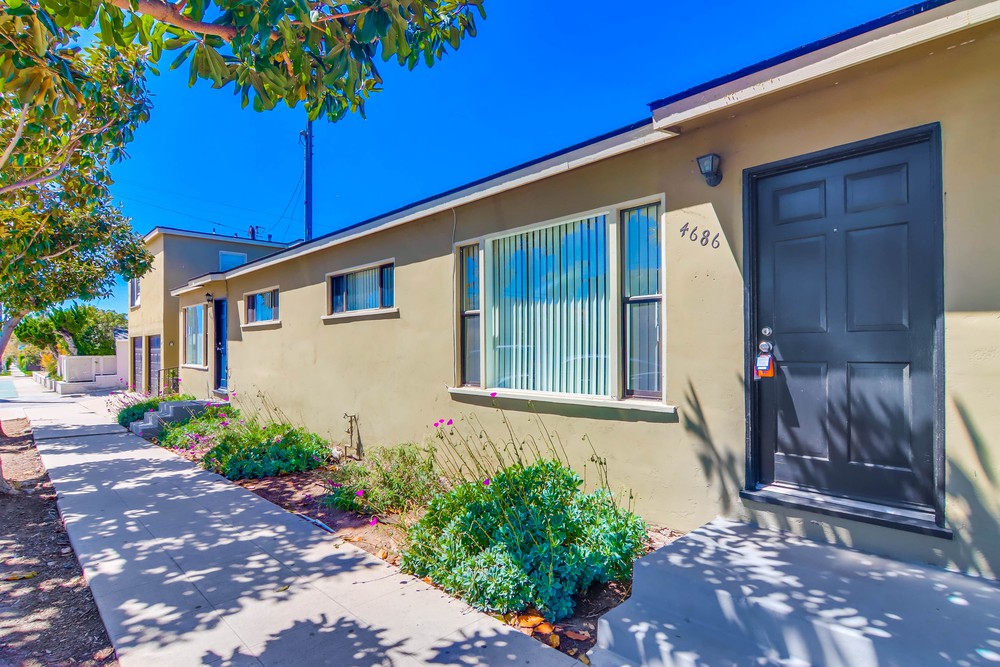 Virtual tour photo 3 of 26 for 4686 Bayard St