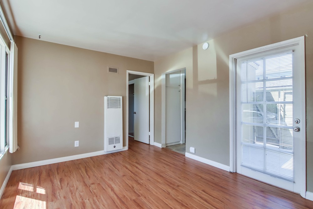 Virtual tour photo 4 of 26 for 4686 Bayard St