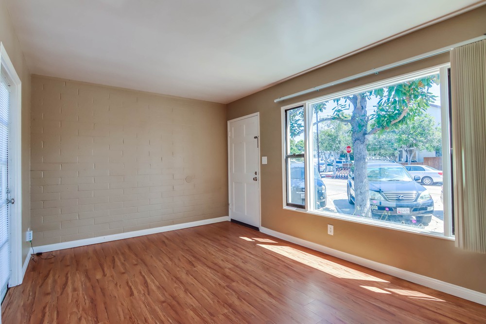 Virtual tour photo 7 of 26 for 4686 Bayard St