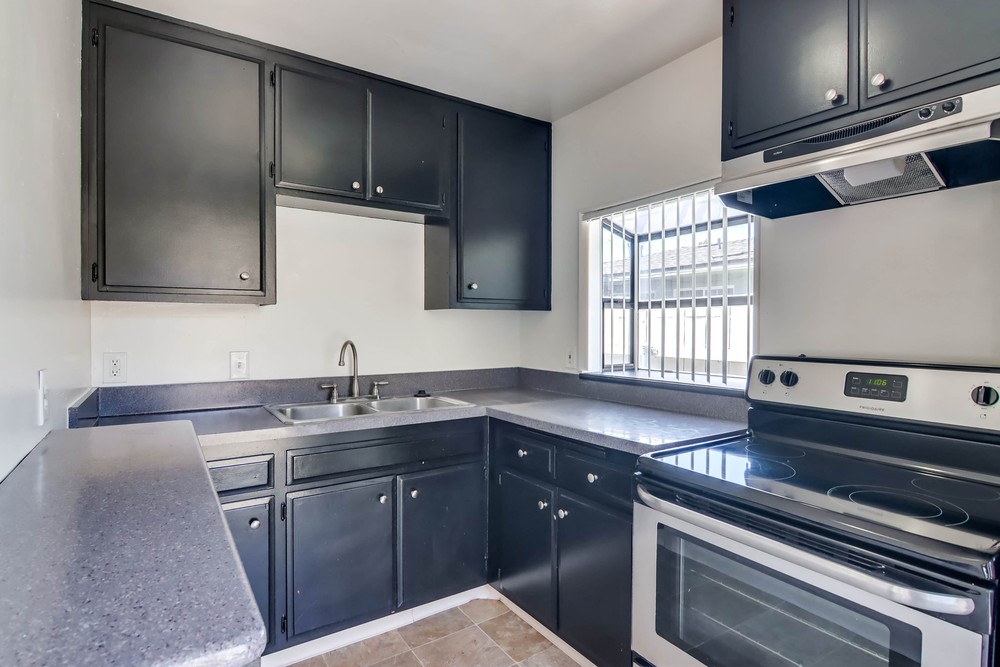 Virtual tour photo 13 of 26 for 4686 Bayard St