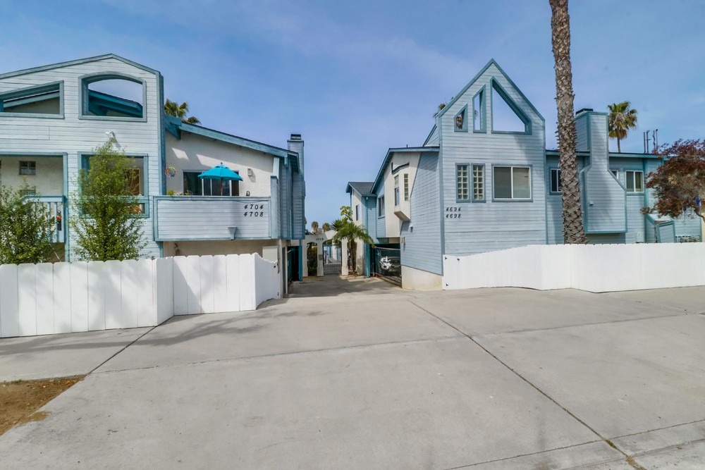 Virtual tour photo 1 of 38 for 4698 W Point Loma Blvd