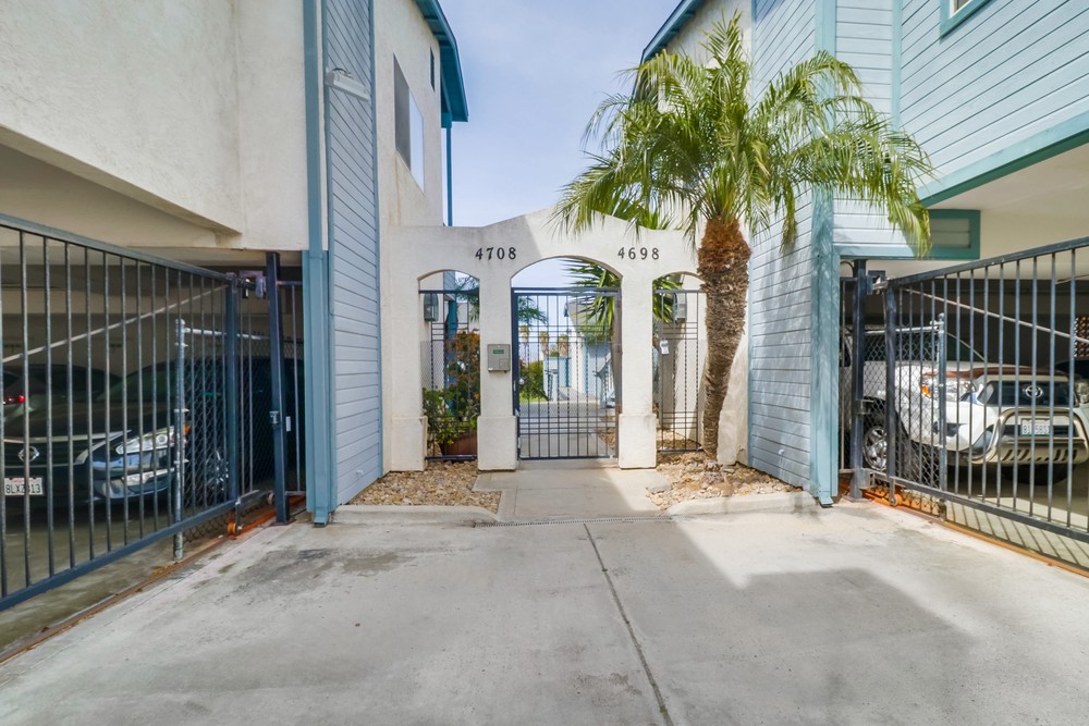 Virtual tour photo 3 of 38 for 4698 W Point Loma Blvd