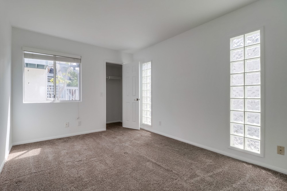 Virtual tour photo 21 of 38 for 4698 W Point Loma Blvd