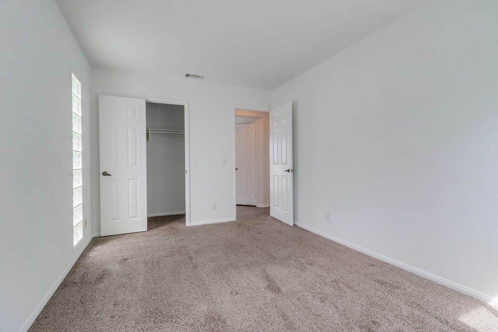 Virtual tour photo 22 of 38 for 4698 W Point Loma Blvd