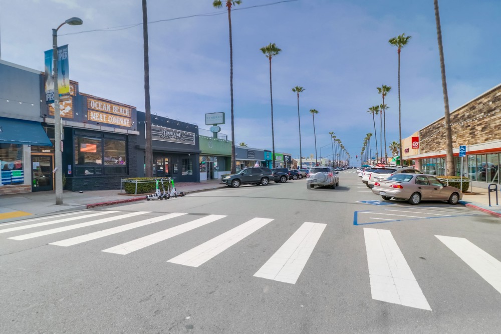 Virtual tour photo 29 of 38 for 4698 W Point Loma Blvd