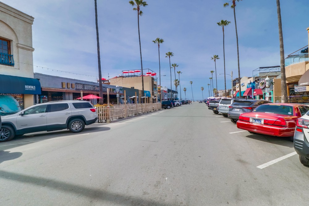 Virtual tour photo 32 of 38 for 4698 W Point Loma Blvd