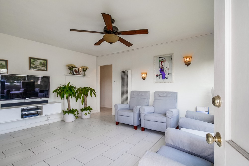 Virtual tour photo 12 of 52 for 4702 68th St