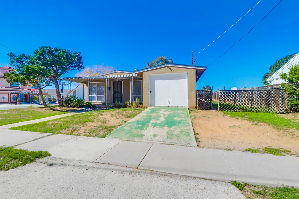 Virtual tour photo 5 of 41 for 4704 Lake Forest Ave