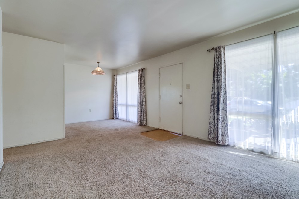 Virtual tour photo 8 of 41 for 4704 Lake Forest Ave