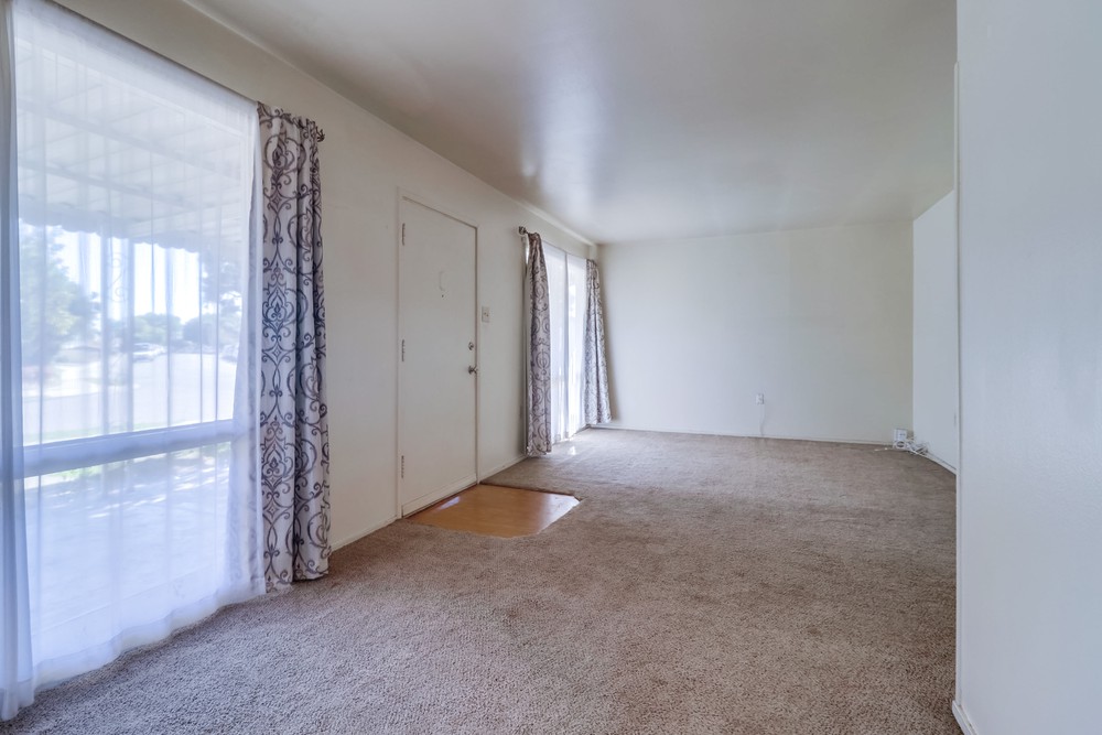 Virtual tour photo 13 of 41 for 4704 Lake Forest Ave