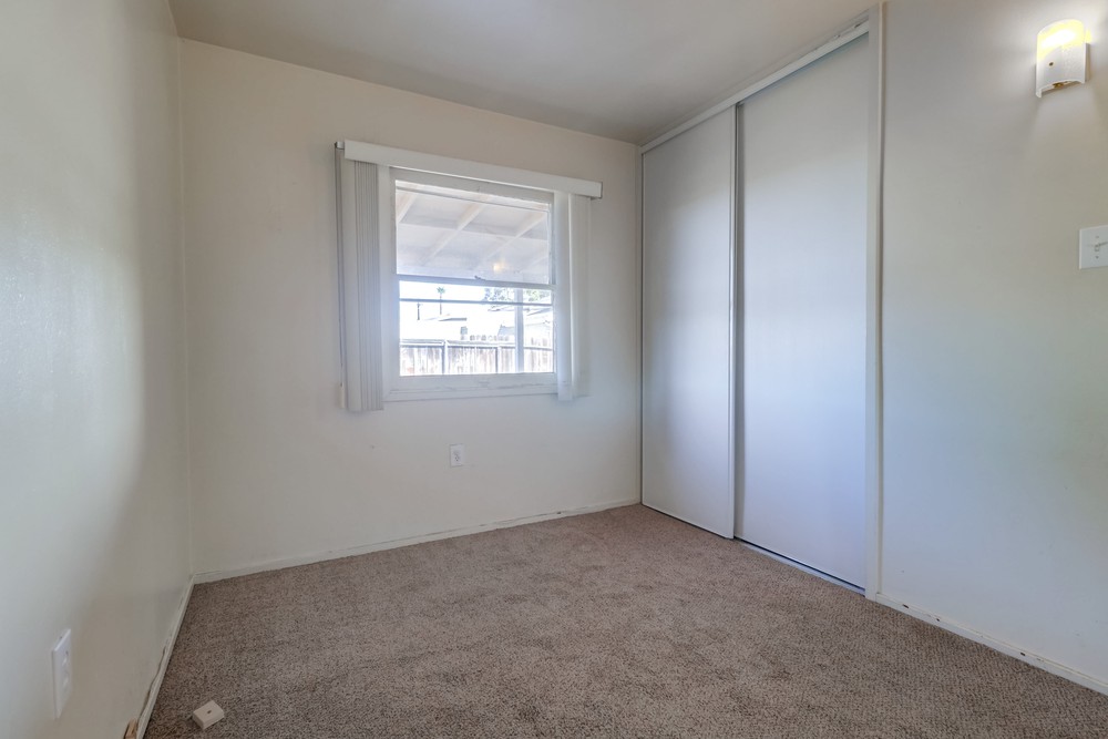 Virtual tour photo 25 of 41 for 4704 Lake Forest Ave