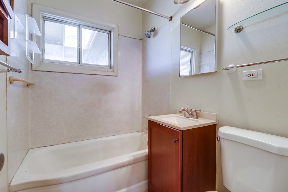 Virtual tour photo 26 of 41 for 4704 Lake Forest Ave
