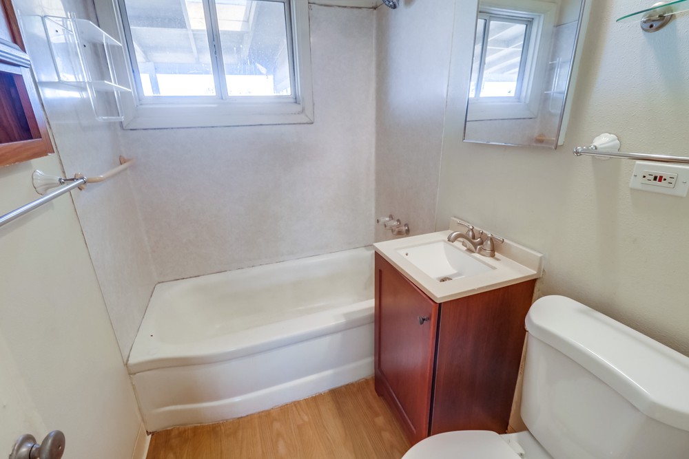 Virtual tour photo 27 of 41 for 4704 Lake Forest Ave