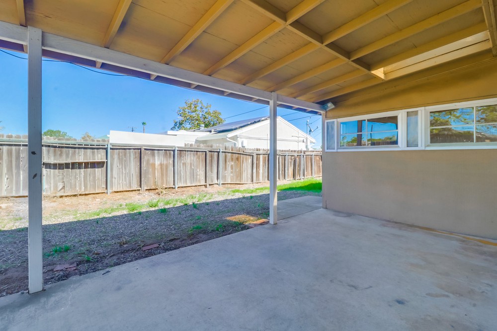 Virtual tour photo 32 of 41 for 4704 Lake Forest Ave
