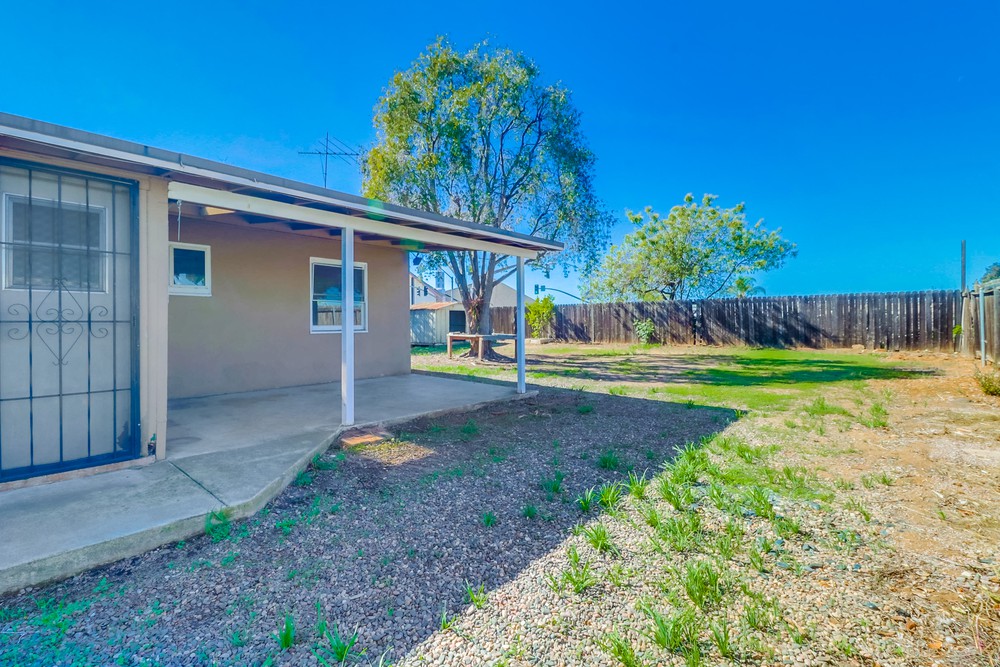 Virtual tour photo 34 of 41 for 4704 Lake Forest Ave