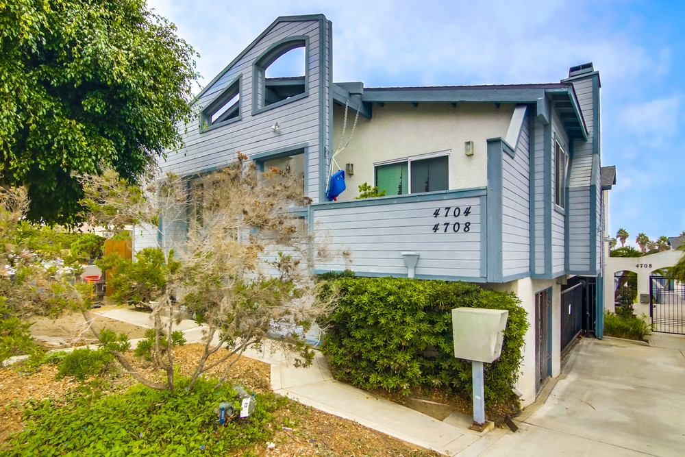 Virtual tour photo 3 of 46 for 4704 W Point Loma Blvd
