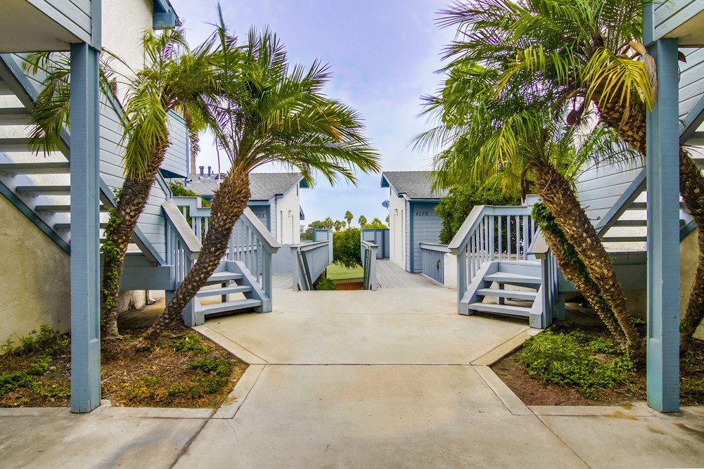 Virtual tour photo 5 of 46 for 4704 W Point Loma Blvd