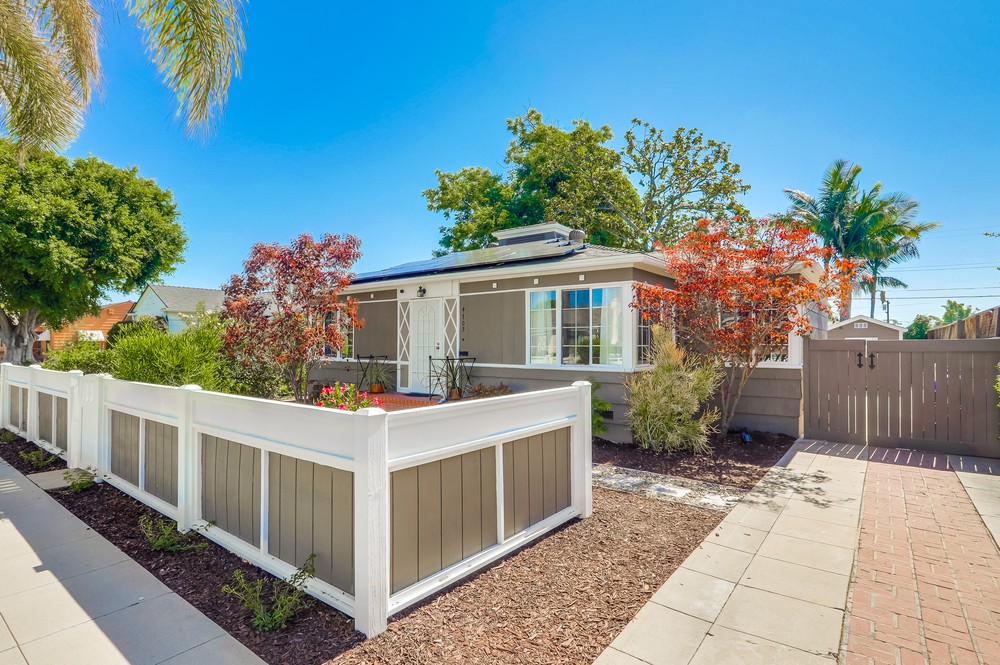 Virtual tour photo 3 of 46 for 4705 Lenore Dr