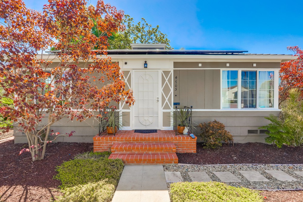 Virtual tour photo 4 of 46 for 4705 Lenore Dr