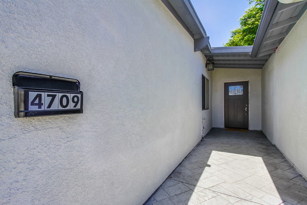 Virtual tour photo 7 of 48 for 4709 Conrad Ave