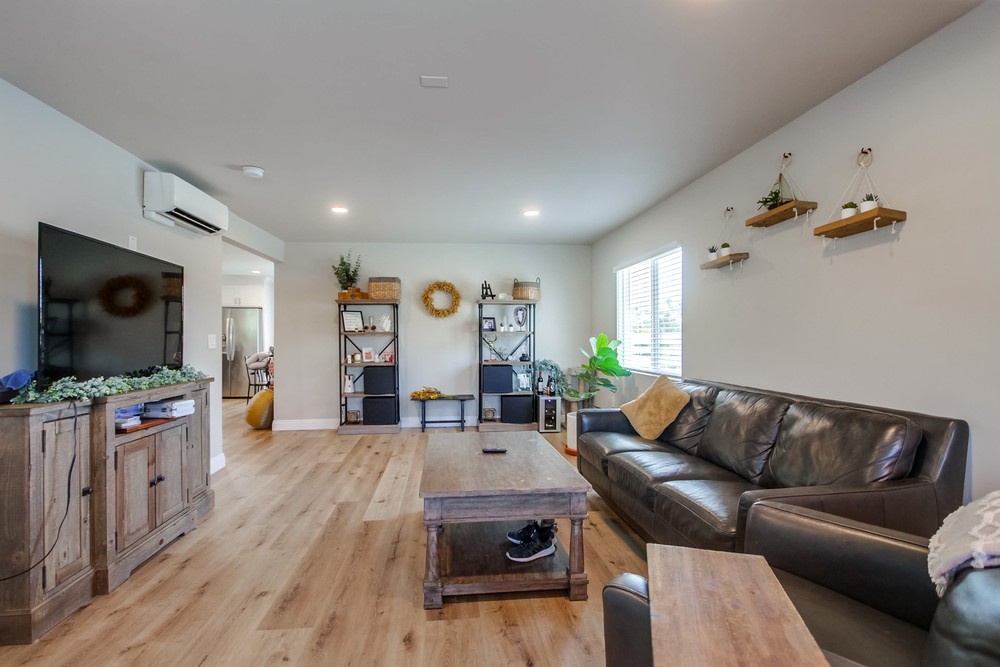 Virtual tour photo 13 of 48 for 4709 Conrad Ave