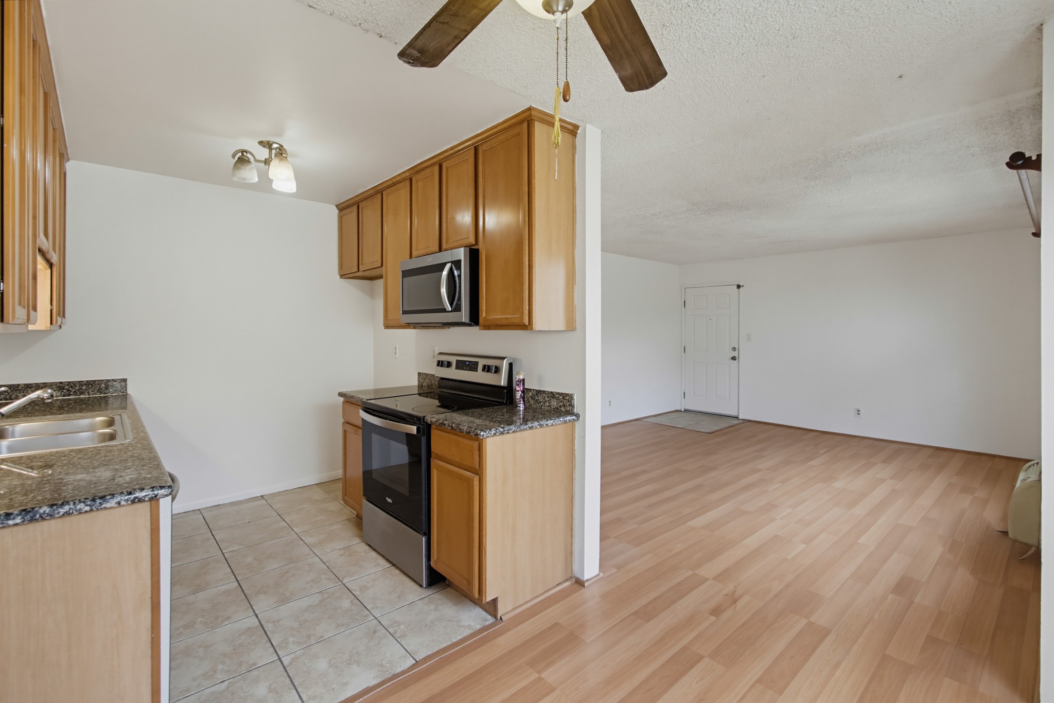 Virtual tour photo 10 of 34 for 471 Ballantyne St Unit 59