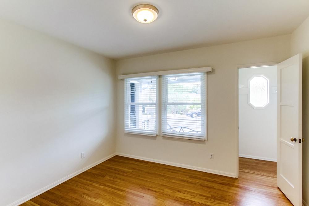 Virtual tour photo 25 of 42 for 4710 Adelphi Pl