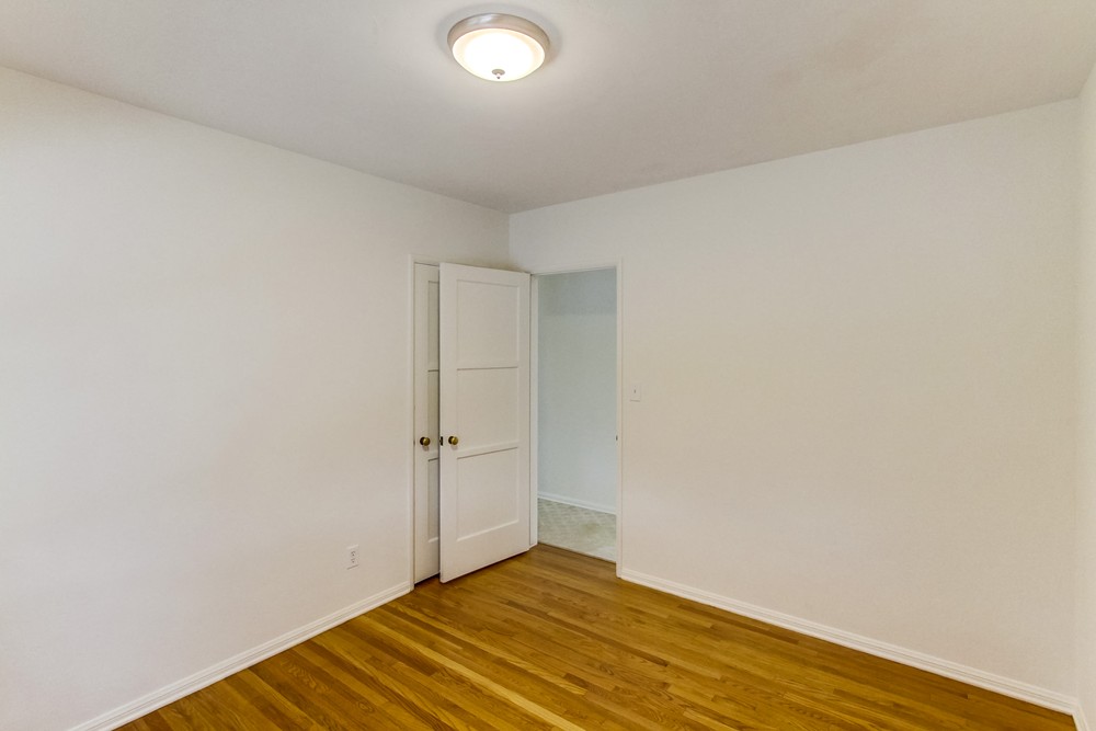Virtual tour photo 26 of 42 for 4710 Adelphi Pl