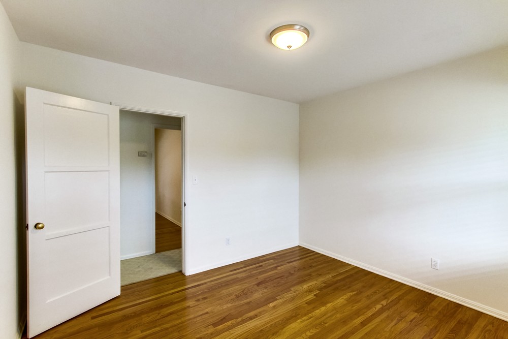 Virtual tour photo 28 of 42 for 4710 Adelphi Pl