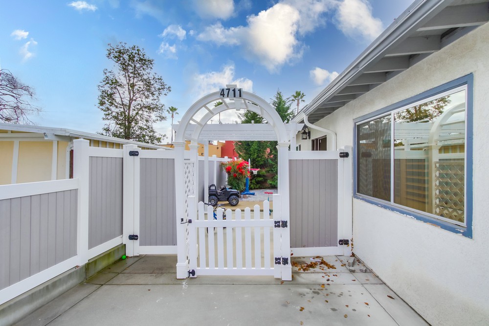 Virtual tour photo 4 of 34 for 4711 Conrad Ave
