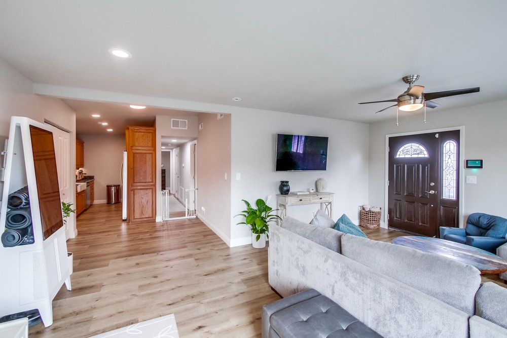 Virtual tour photo 10 of 34 for 4711 Conrad Ave