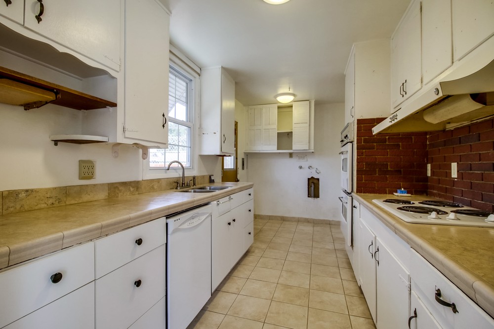 Virtual tour photo 15 of 43 for 4711 Mt Bigelow Dr