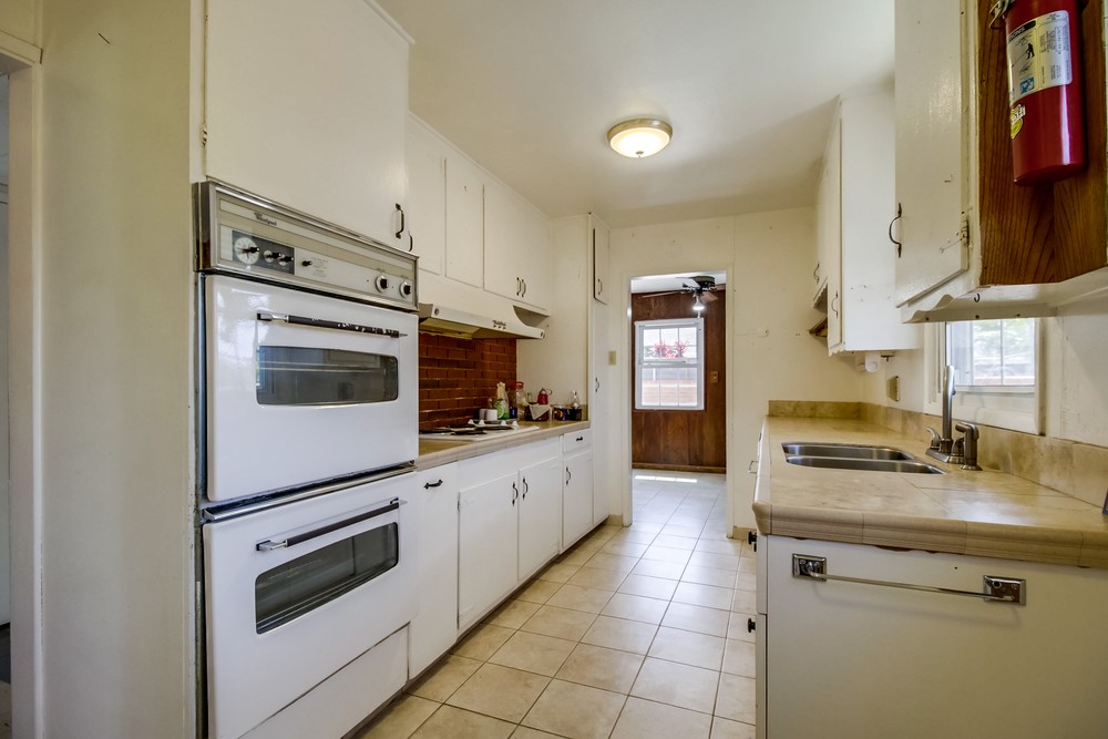 Virtual tour photo 18 of 43 for 4711 Mt Bigelow Dr