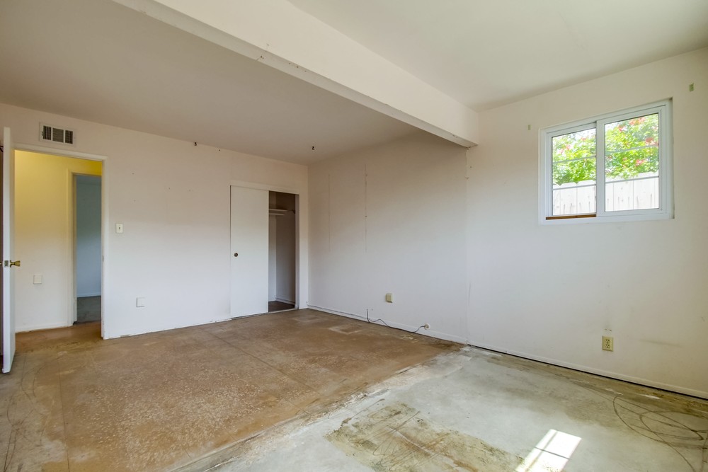 Virtual tour photo 22 of 43 for 4711 Mt Bigelow Dr