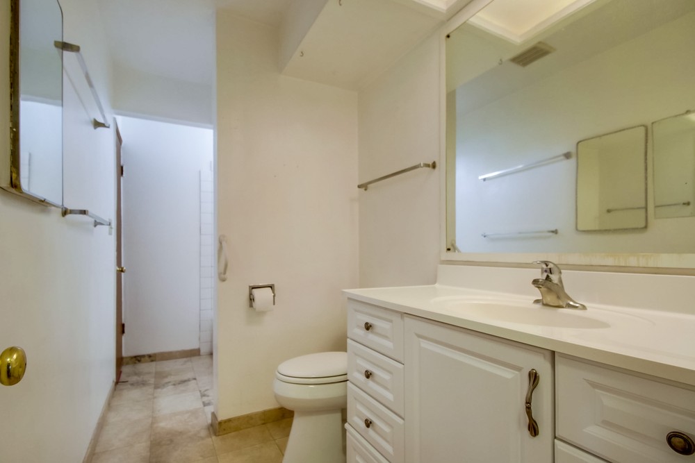 Virtual tour photo 23 of 43 for 4711 Mt Bigelow Dr
