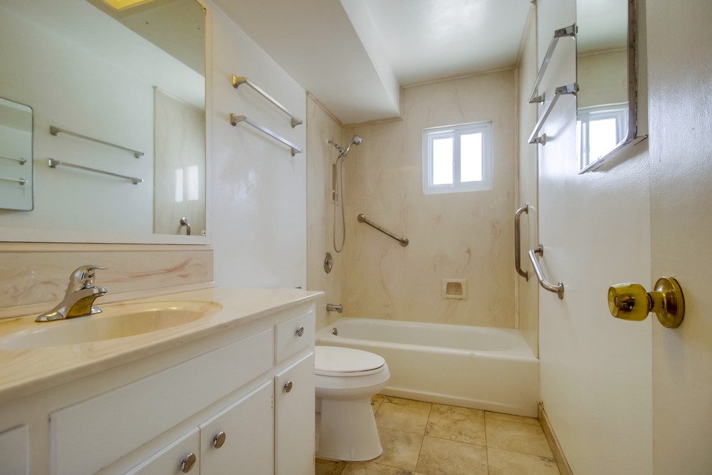 Virtual tour photo 29 of 43 for 4711 Mt Bigelow Dr