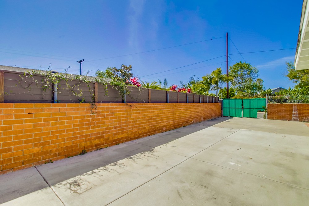 Virtual tour photo 31 of 43 for 4711 Mt Bigelow Dr