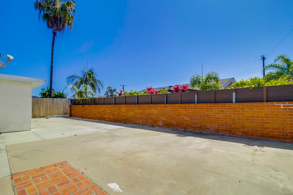 Virtual tour photo 35 of 43 for 4711 Mt Bigelow Dr