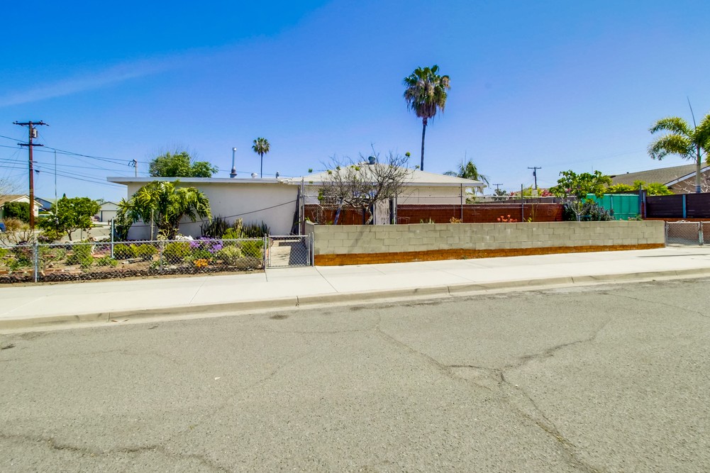 Virtual tour photo 42 of 43 for 4711 Mt Bigelow Dr